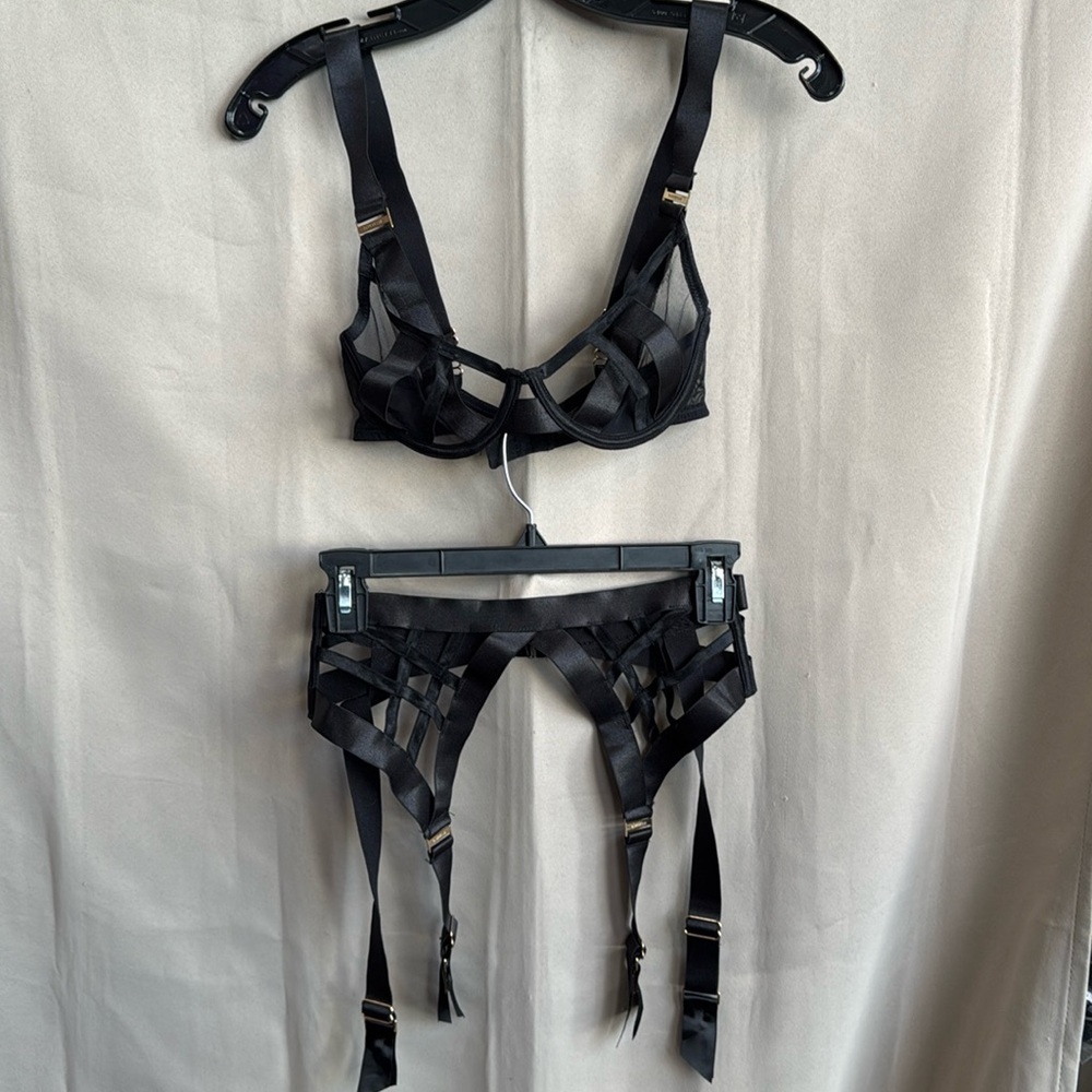 Bluebella Black Lingerie Set Strappy Bra & Garter Small 32C
